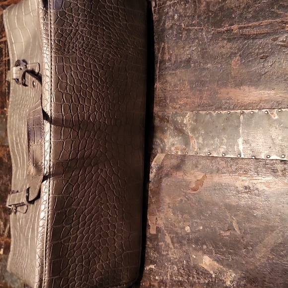 Bueno gray snake print tote - Picture 5 of 5